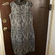 T Tahari Size 14 Snakeskin Sleeveless Sheath Dress Lined Back Slit Vegan Leather