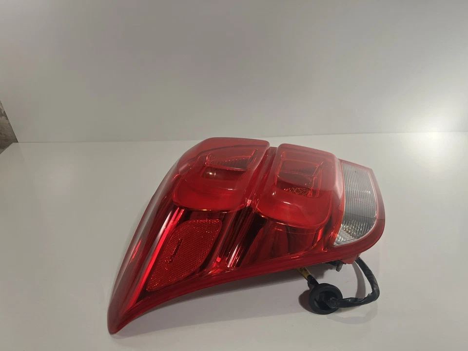 Luz trasera izquierda Chevy Trax 2017-2022 OEM/0020 Foto 4 de 4