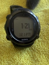 Suunto D4I Novo 44mm Case with Classic Buckle...