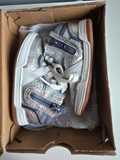 Image of Clark’s Fawn Peak Silver Leather UK Size 5.5F Infant trainers