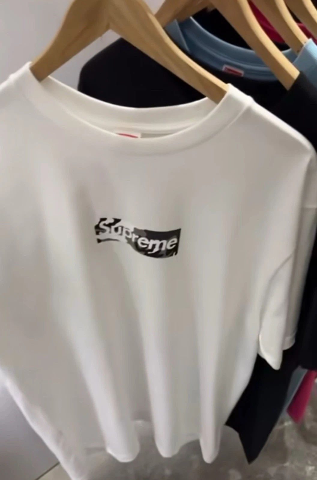 Tee shirt Supreme Miami Box Logo (grand) à la main
