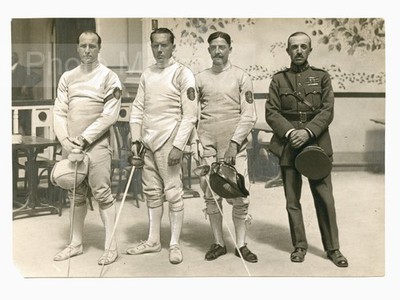 Fechten: Belgisches Militärteam, die Sieger - Vintage Foto 1922