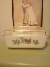 Agee Crown Pyrex Sarna BlackBerry Large Rectangular Casserole Dish With Lid.