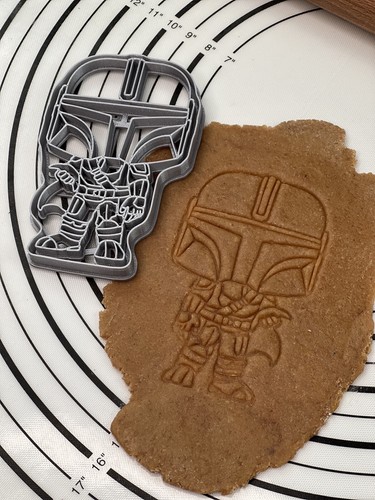 The Mandalorian with Pouch Cookie Cutter & Mold Produced by 3D Kitchen Art - Picture 2 of 9
