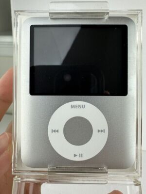 New Apple iPod Nano 3rd Generation 4GB 8 GB - sliver- A1236