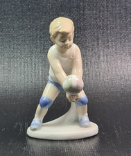 morena statuina porcellana giocatore  di pallavolo h 11 cm