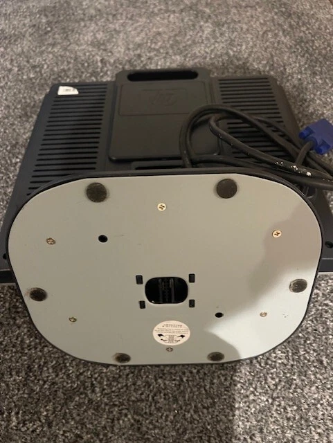 HP L1502 Flat Panel 15" XGA LCD VGA Monitor Small Space Saving Square Screen - Image 3 of 4