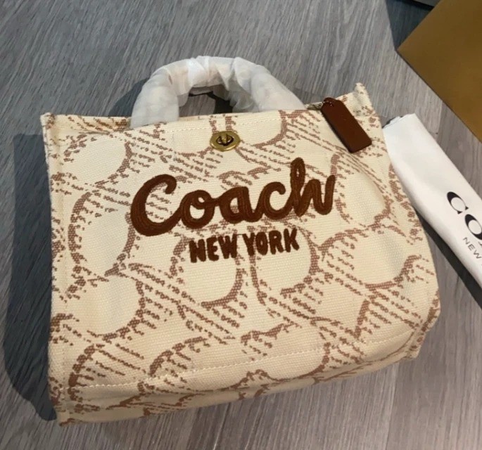 ◆Coach◆ Cargo Tote Bag 26 With Canvas CAM61 B4/NP COACH Cargo Tote Bag 26 Signature Canvas Natural Multi CAM61