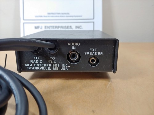 MFJ-1272B TNC/MIC Interface Switch w/ Instructional Manual - Picture 4 of 9