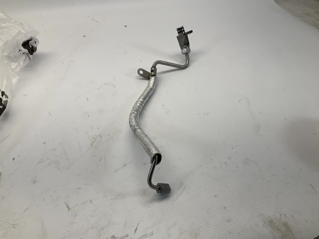 22-24 Ferrari SF90 Oil Delivery Tube Pipe Turbo Right Q