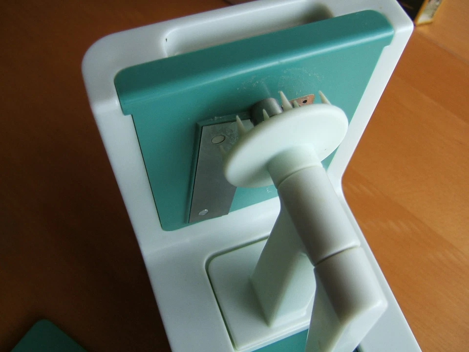 Gemüsereibemaschine  Gemüsehobel Lurch Johann Lafer  3 Einsätze - Bild 3 von 4