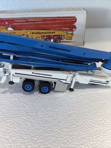 Conrad 40135 Mercedes Putzmeister M52 Concrete Pump Truck Diecast Metal 1/50 - Picture 8 of 13