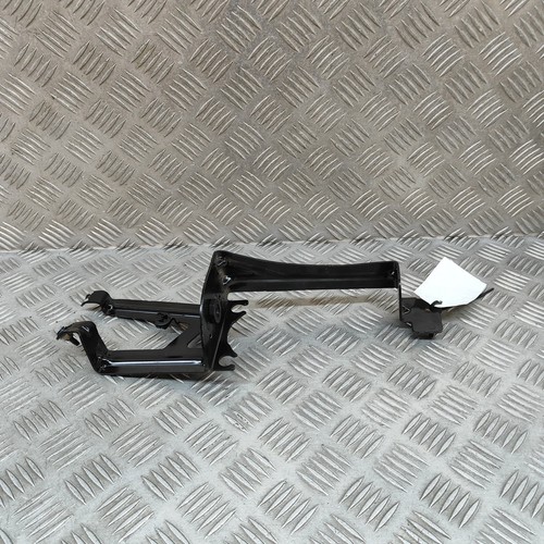 Mercedes-Benz CLA Coupé C118 ABS-Pumpenhalter A1774303400 1.3 Benzin 120 kW 2023