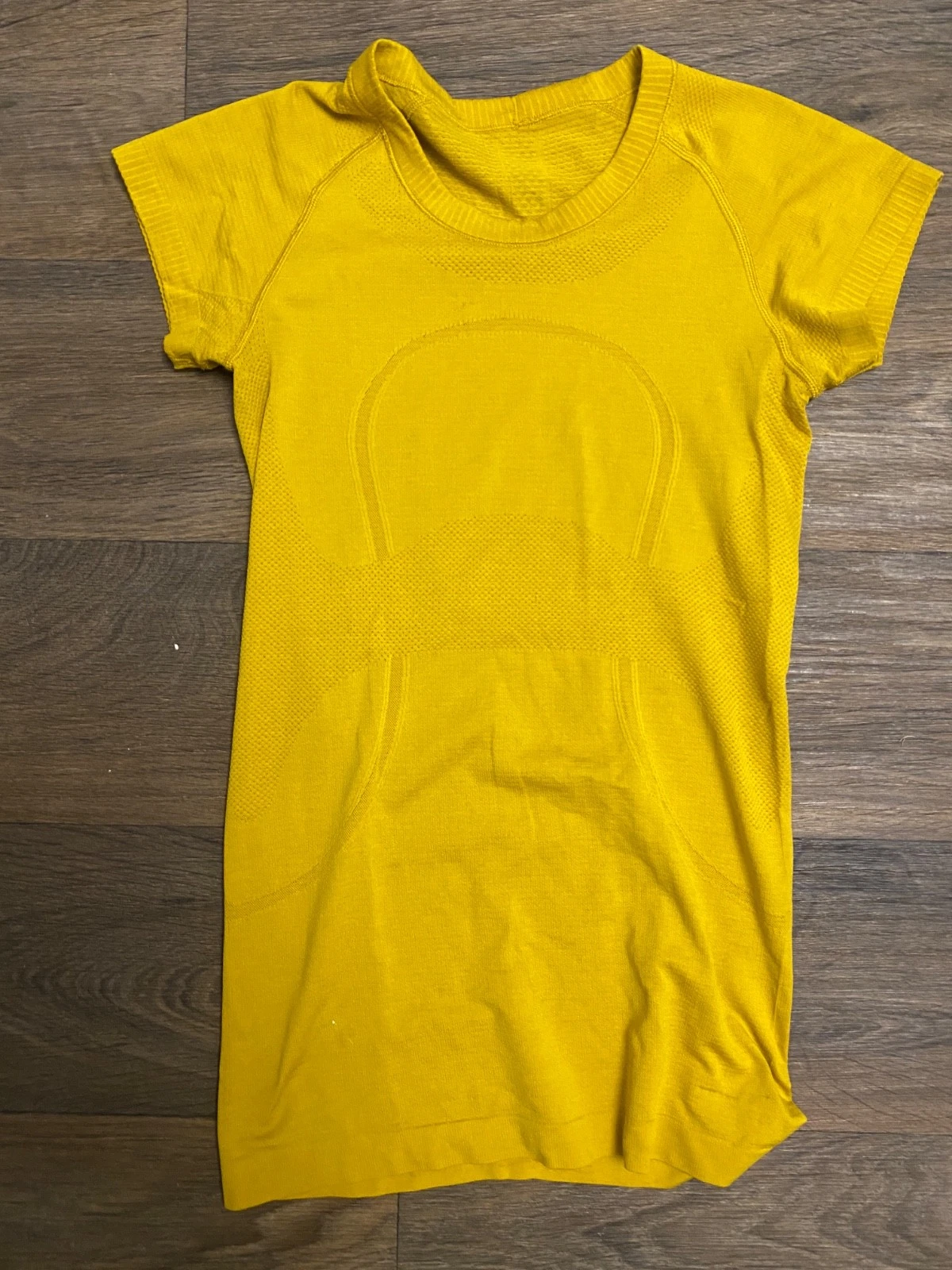 Lululemon Vented Quick Dry Tech Mustard Yellow Shirt - Women’s Small 4/6