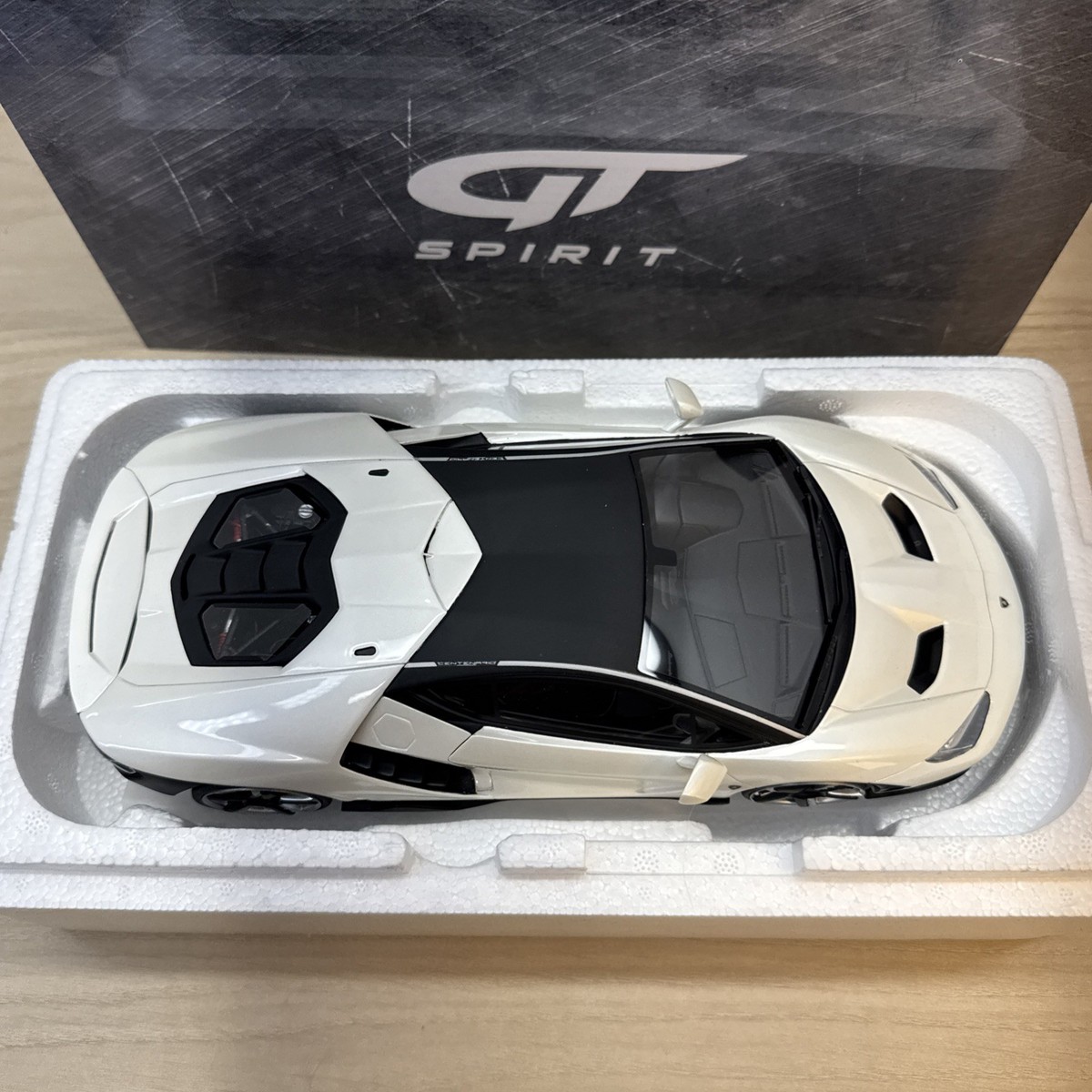 京商GTspiritGTSRWB993 1/18 1:18 GT Spirit Kyosho Lamborghini Centenario Pearl White GTS18503W