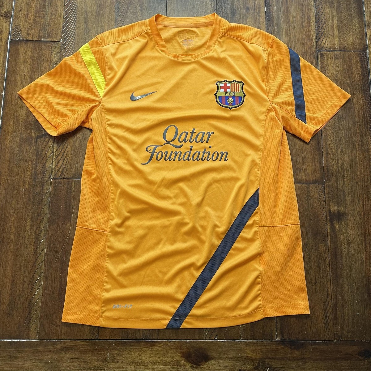 Barcelona Shirt Mens Medium Orange Qatar Foundation Nike Soccer