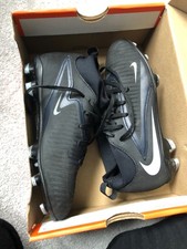 kids nike football boots with studs trainers shoes black size 2