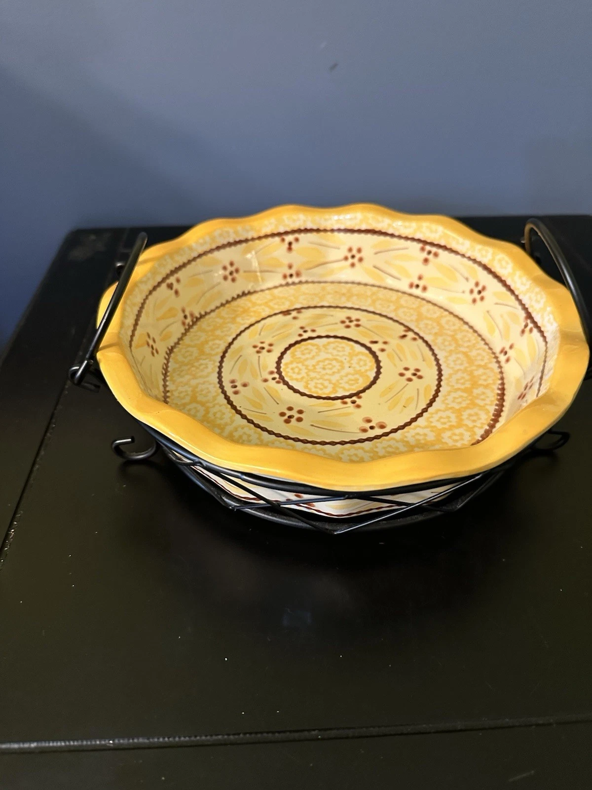Temp-tations Old World Yellow 9” Fluted Ceramic Dessert Pie Plate With Holder