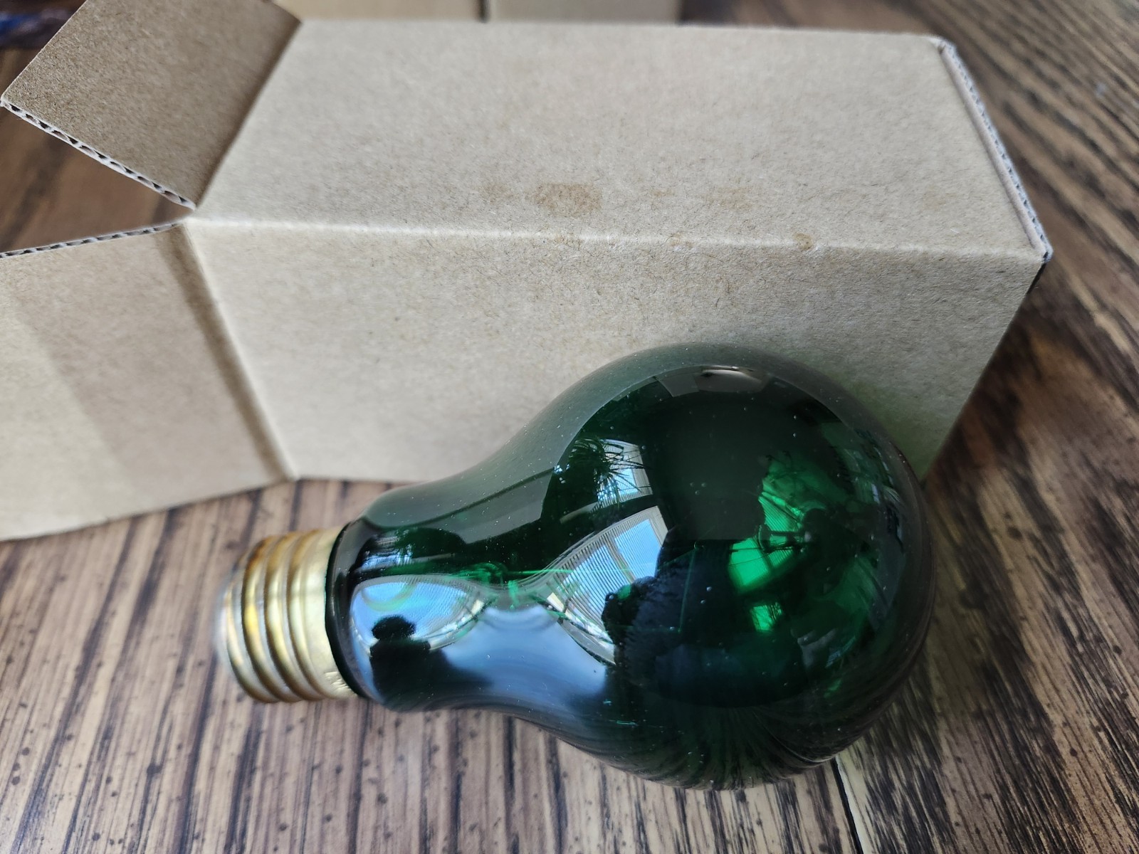 Vihose 25 WATT 120V Green Light Bulbs