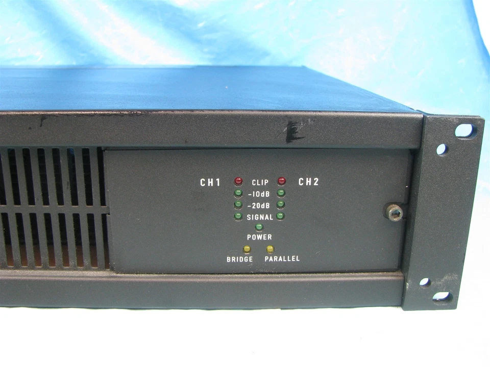 QSC Direct 120V 2-Channel 300W Rack-Mount Audio Amplifier CX902 - FREE SHIPPING - Image 3 of 4