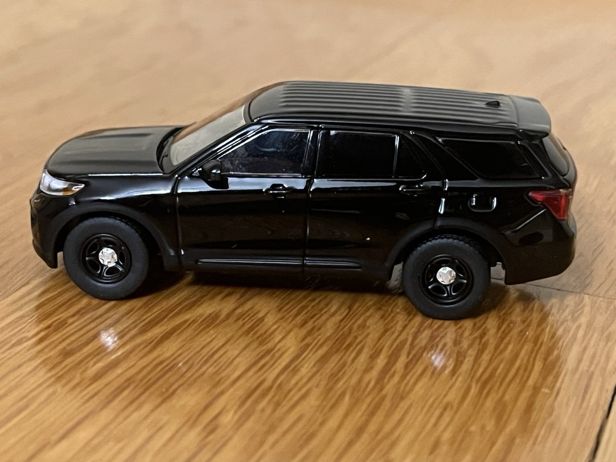 596 Model 1:64 Unmarked Black Ford Explorer Police Interceptor