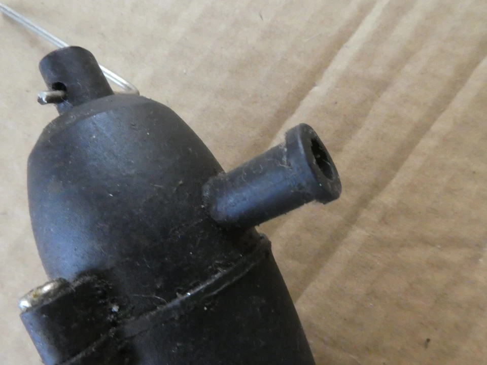 HPI RS3 RADIO CONTROLLED NITRO CAR 1/10 SCALE PLASTIC EXHAUST PIPE WITH MOUNT - Image 2 of 4