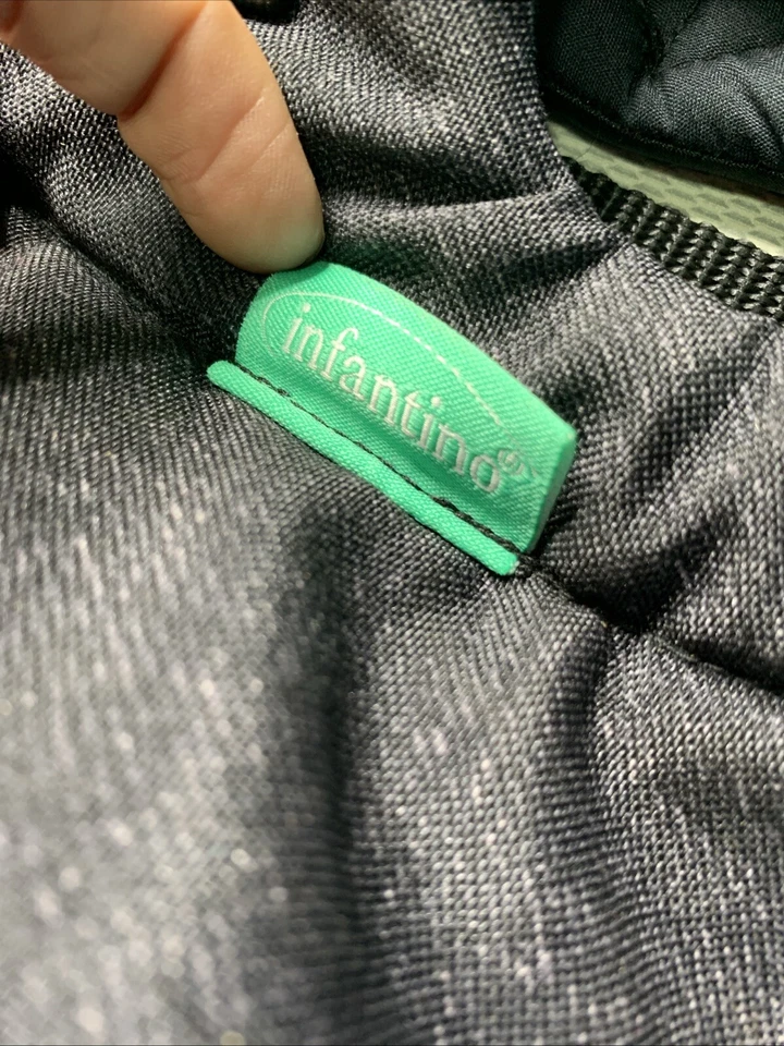 Portabebés Infantino - Portabebés/Niños Pequeños Brezo Negro y Como Nuevo Ajustable Foto 2 de 4