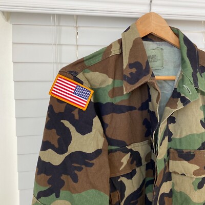 Vintage Woodland Camo 70s VTG USA Flag Patch Army Field Jacket L