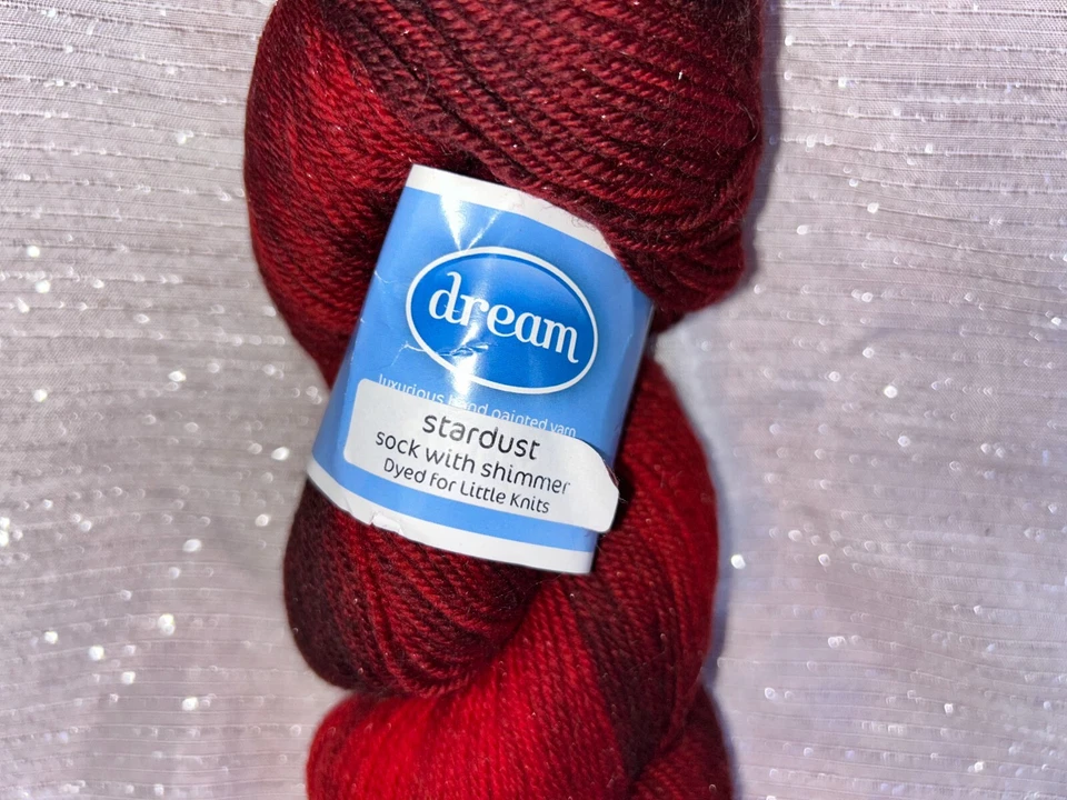 Hilo pintado a mano Dream Luxurious #32 escarlata feroz 98 % lana 450 yardas Foto 4 de 4