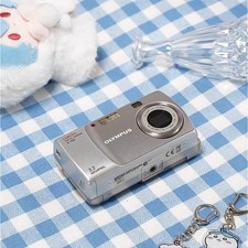 OLYMPUS CAMEDIA X100 Digital Camera 3.2 MP 3x Optical Zoom CCD Sensor Gray