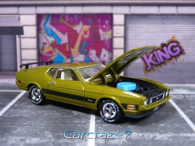 Bright Green Gold Poly '73 Ford Mustang Mach 1 2024 Auto World Loose D2
