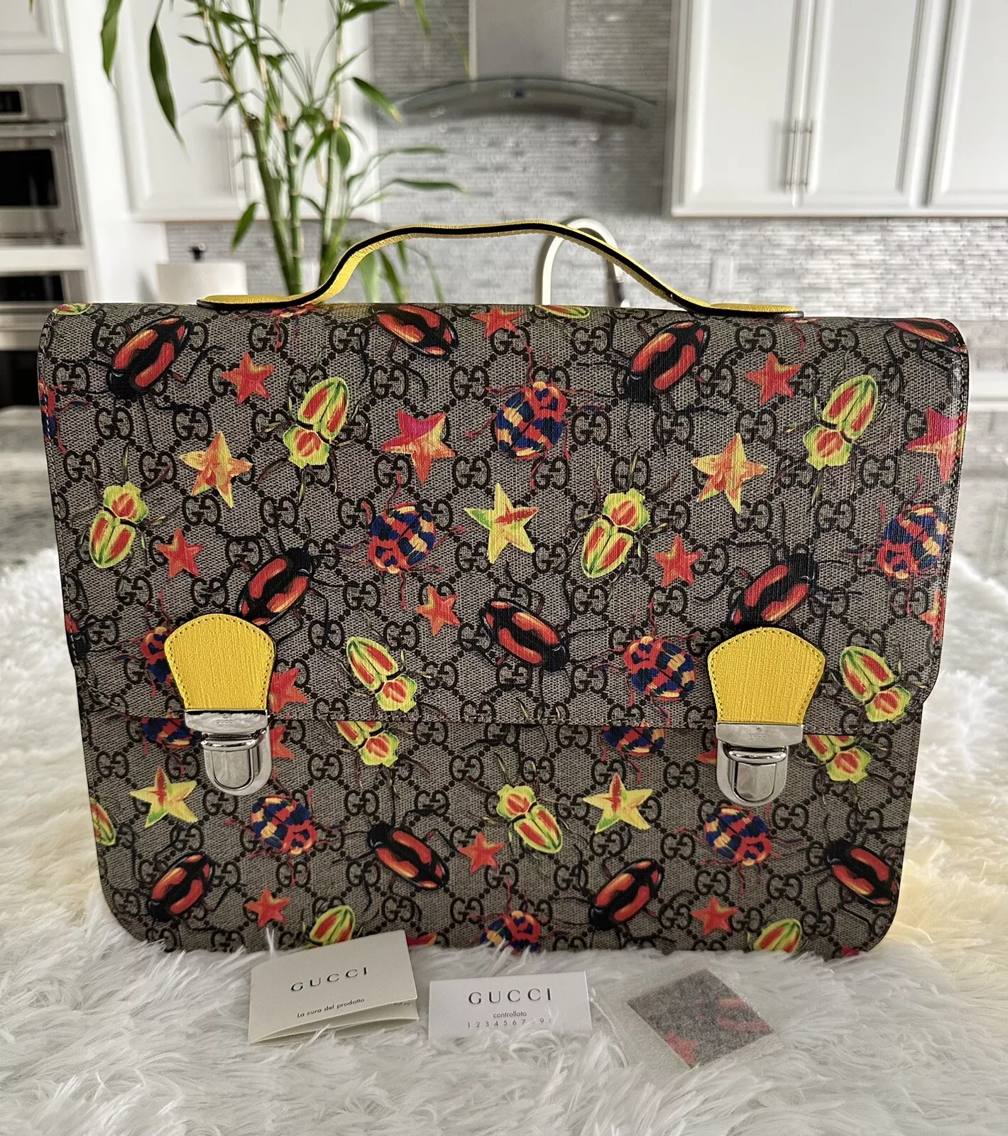Authentique sac à dos GUCCI GG Supreme enfant scarabée