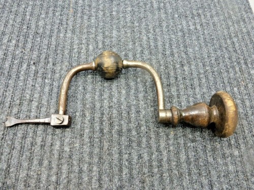 Antique Brace Drill w/Early Bit 
