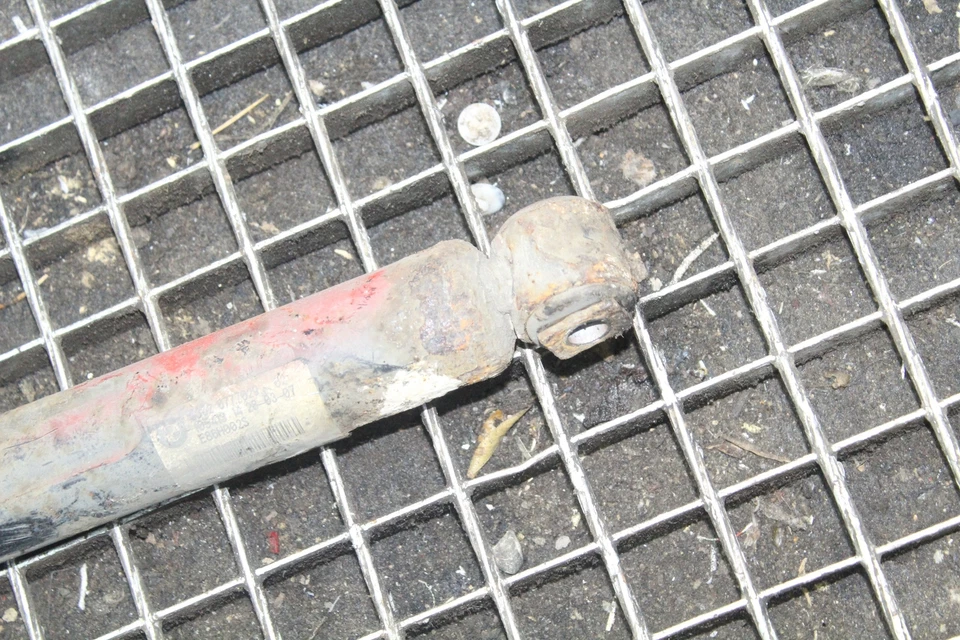 BMW Z4 Coupe E86 6777029 Amortisseur Arrière Droit 3.00 Petrol 190kw 22946874 - Photo 3/4