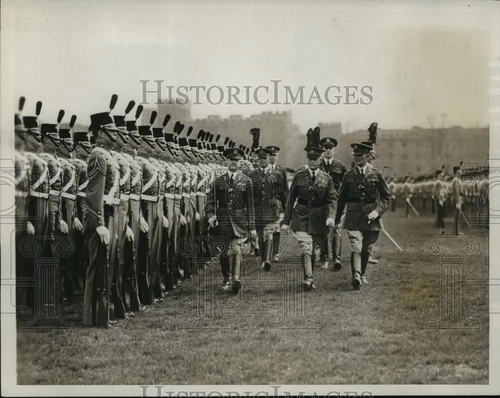 1933 Press Photo Maj Gen John F Preston Army Inspector Gen reviews cadets
