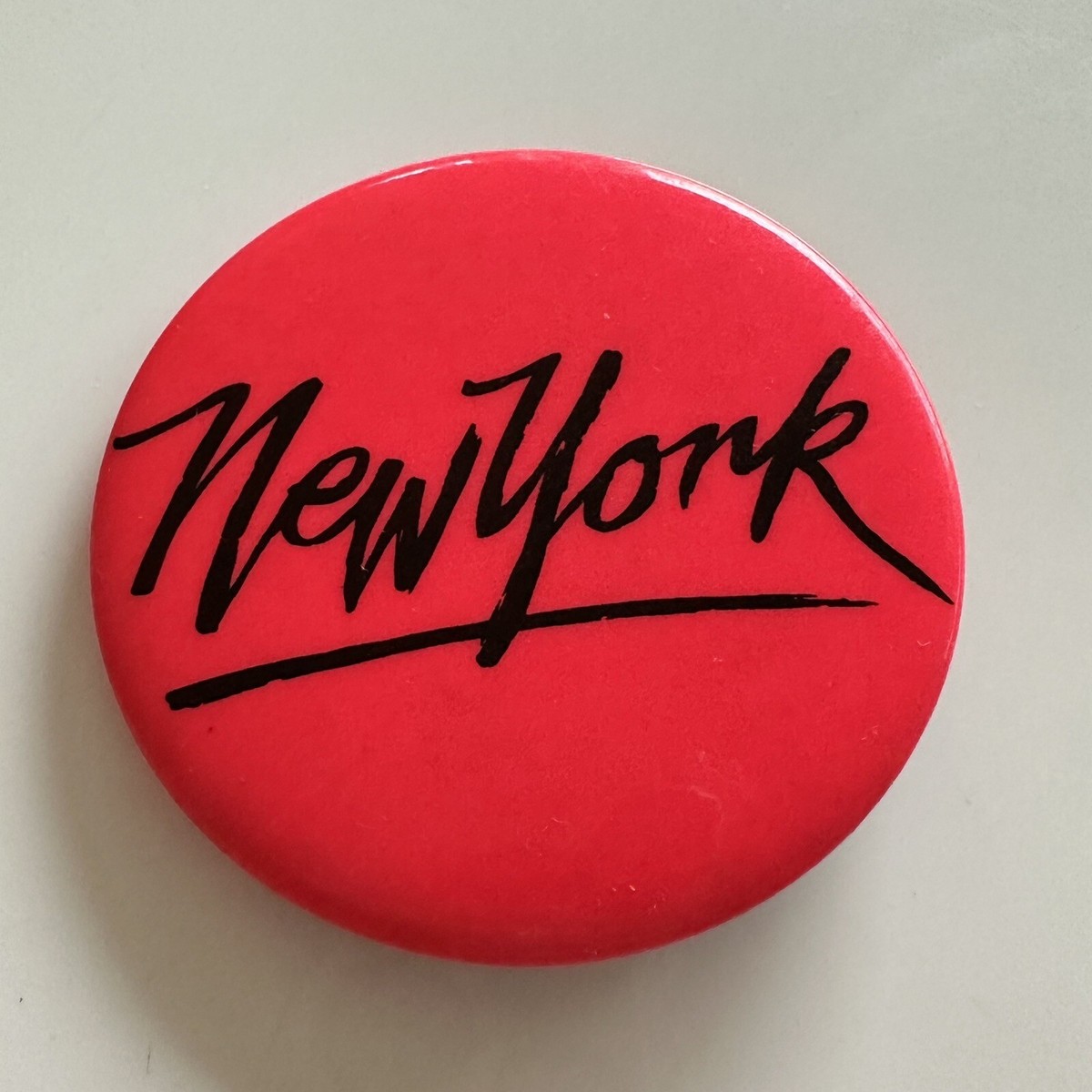 K I NＧ　P I N NYC タンクトップ　90s Vintage New York NYC Button Pin 2” | eBay