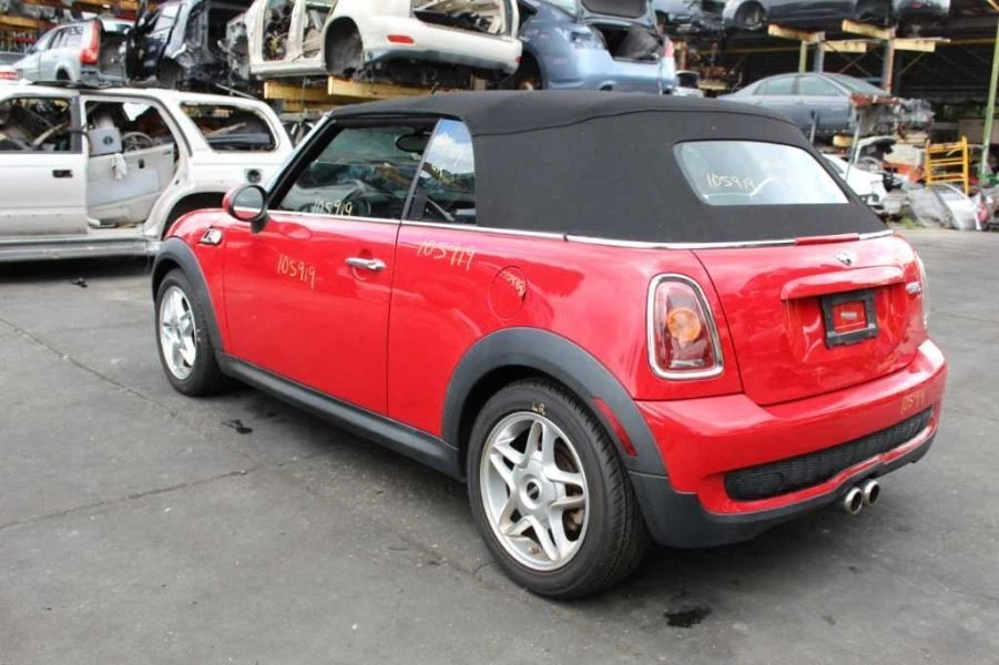 Bote de carbón de vapor de combustible 2007 08 09 10 11 12 13 14 15 Mini Cooper S Conv. Foto 4 de 4