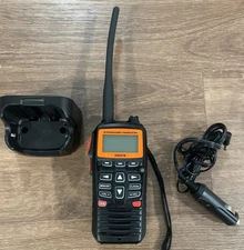 Standard Horizon Yaesu HX210 Marine Radio W/ Charging Base Nice
