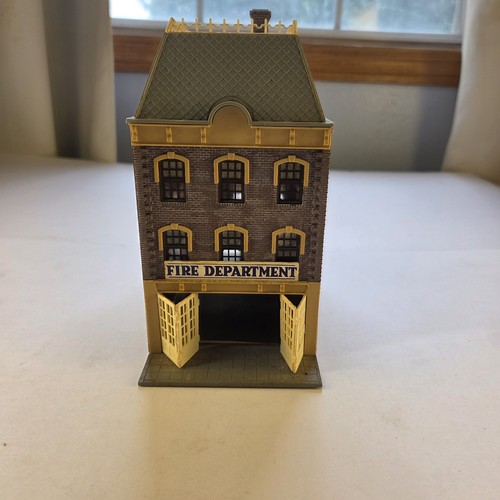Very Classy 3 Story Fire Station HO Building Built Detailed Roof 6.5 Inches Tall
