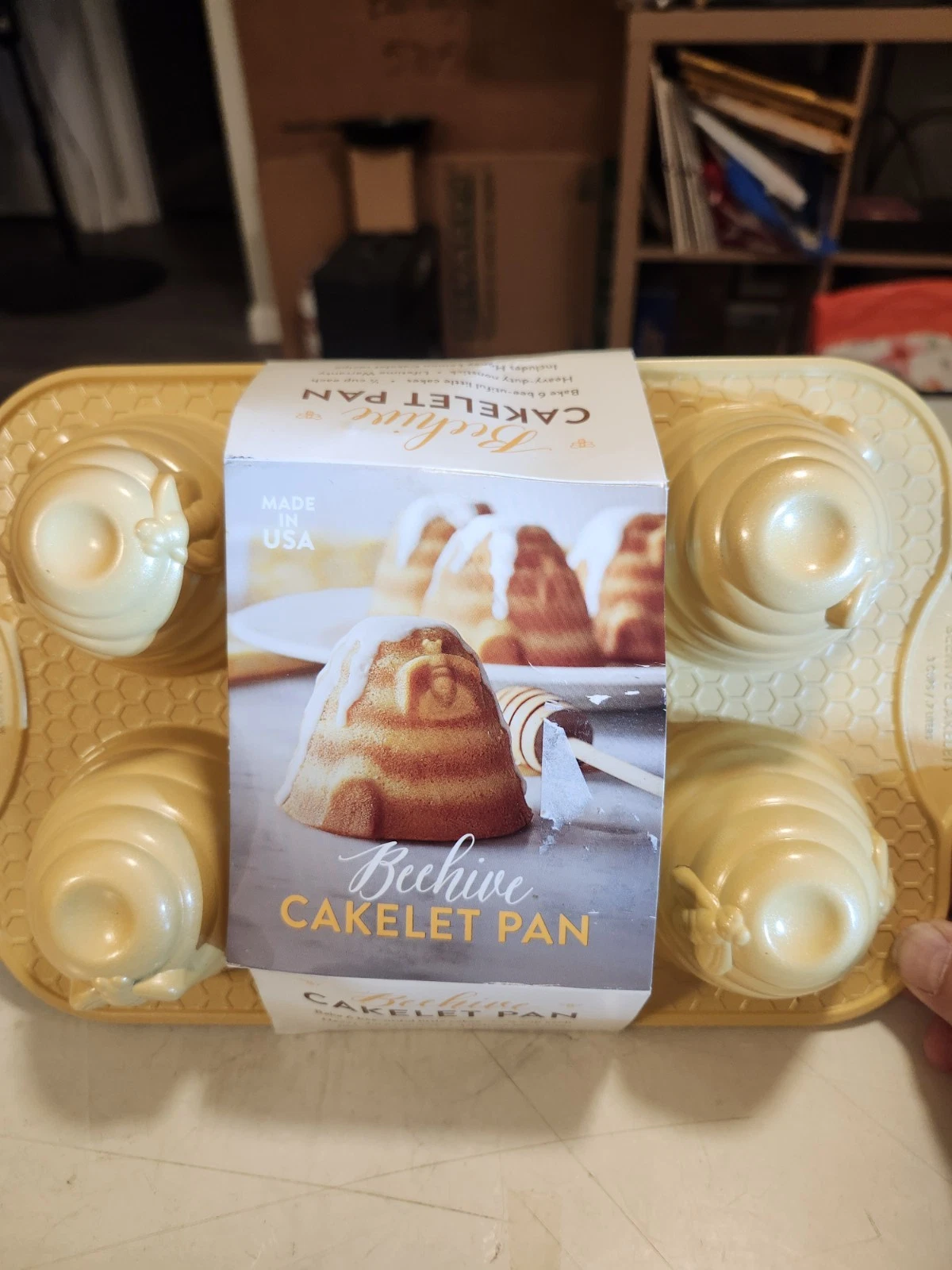 NEW Nordic Ware Beehive Cakelet Pan + Tovolo Bee Turner Set Gift Baking