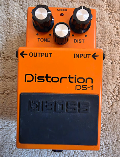 Boss DS-1 Distortion Analog Guitar Effects Pedal for Electric Guitar w/ Box