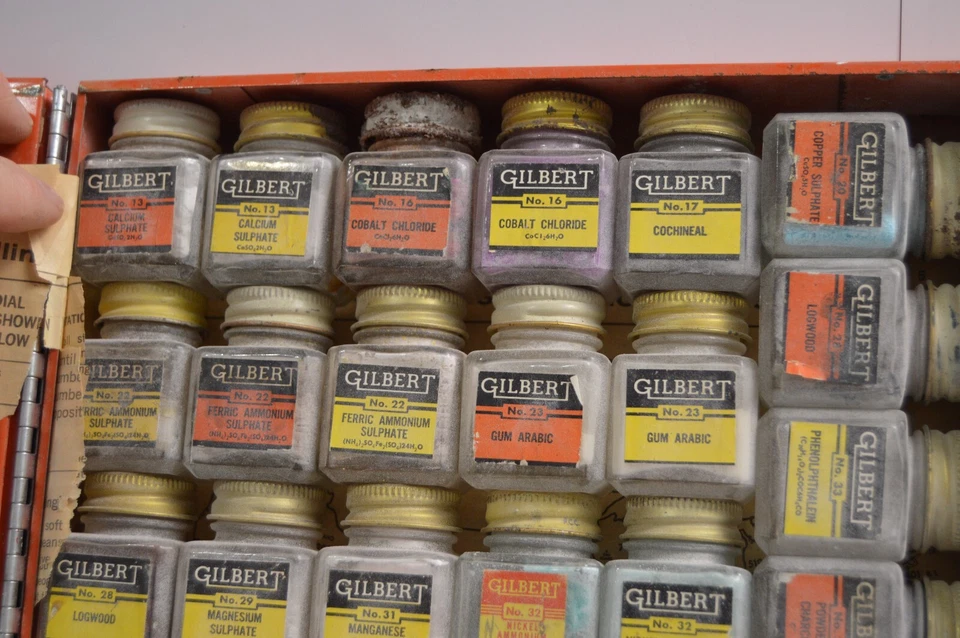 Vasos Pyrex vintage Gilbert Chemistry Experiment Lab #12076 estuche de metal Foto 3 de 4