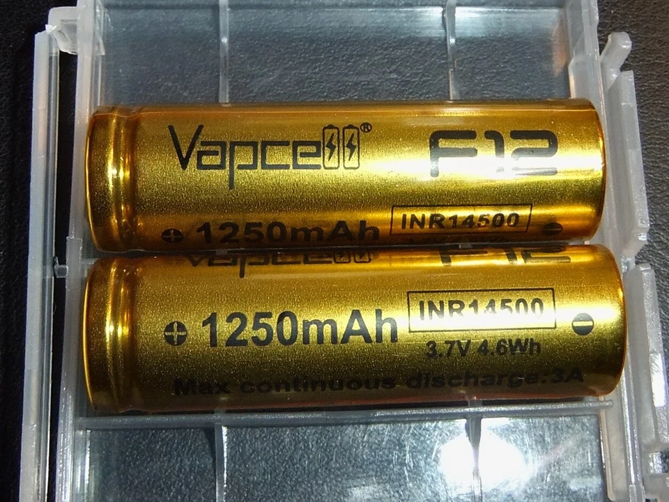 2x Vapcell F12 1250mAh 14500 Li-Ion rechargeable battery + case FREE P&P - Image 3 of 3