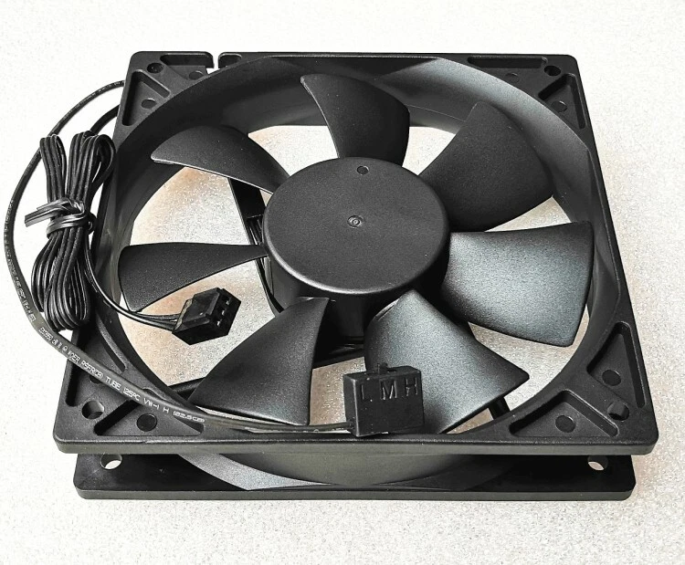 Antec Adjustable Speed Fan 120X25mm 12V 3Pin PC Case Quiet Fan+ Speed controller - Image 2 of 2