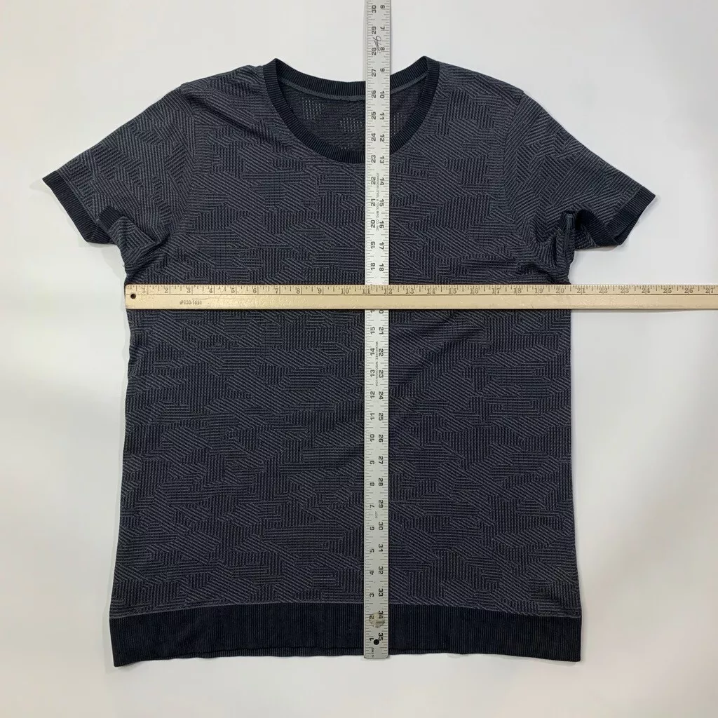 lululemon run swiftly breathe short sleeve black camo shirt
