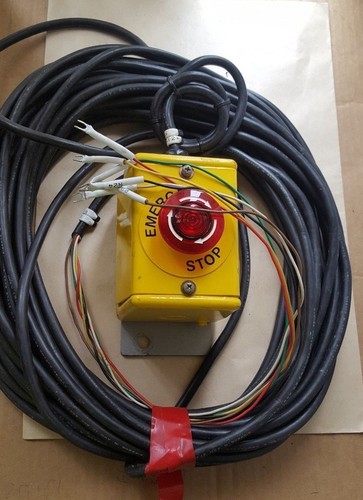 STEEL EMERGENCY STOP ENCLOSURE W/ IDEC AVLW STOP SWITCH ASSEMBLY W/ 30FT CABLE - 第 1/3 張圖片