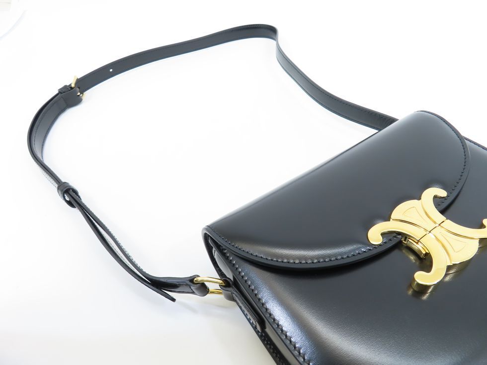 Celine 110413BF4.38NO Shiny Calfskin Black Teen Buzas Trionf Celine 110413BF4.38NO Shiny Calfskin Black Teen Buzas Trionf