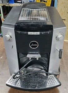 Kaffeeautomat Jura Impressa F50 Platin (Typ 638)