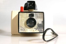 POLAROID VINTAGE SWINGER CAMERA