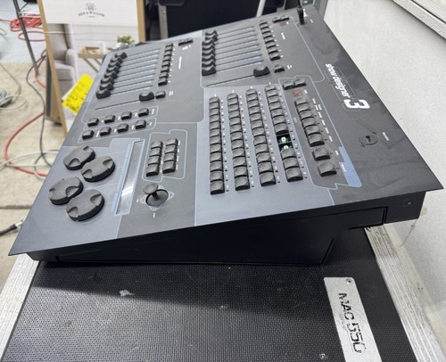 Elation Show Designer 3 - 3 DMX Universe Stage Lighting Controller Console - Picture 6 of 11